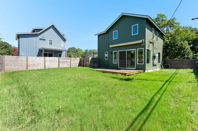 Foto del edificio - 7603 Creston Ln