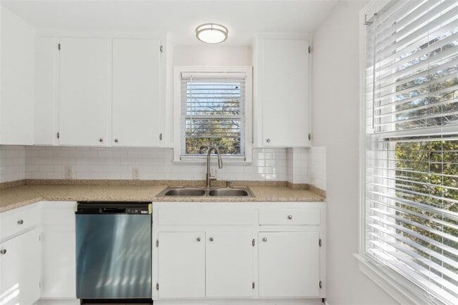 Building Photo - 1405 Dancy St