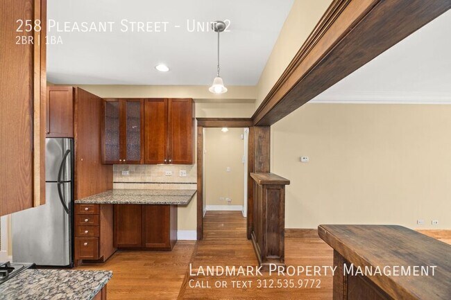 Foto del edificio - 258 Pleasant St