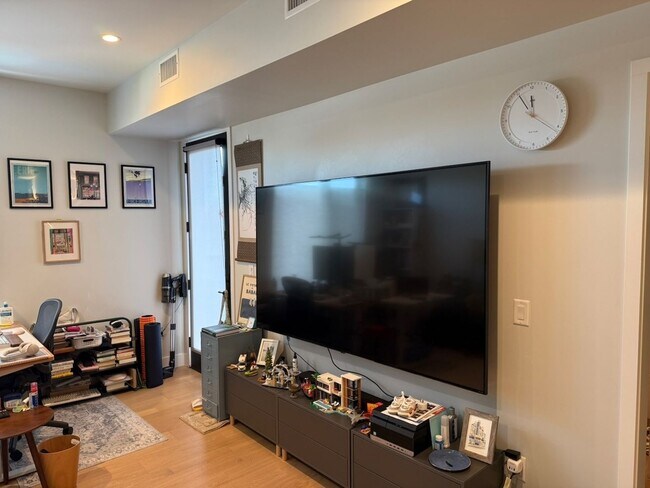 Foto del edificio - 2718 Pine St