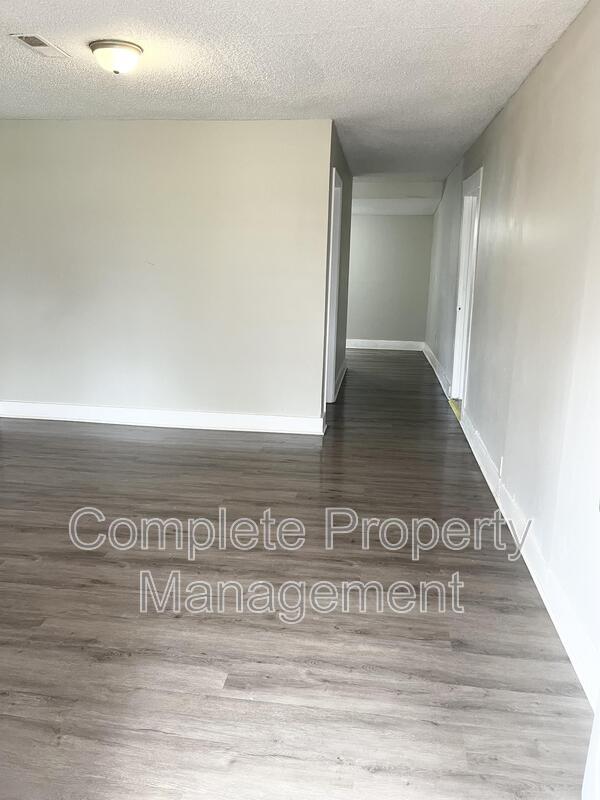 Building Photo - 725 Avenue G