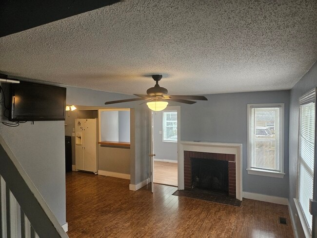 Sala de estar - 119 Avery St