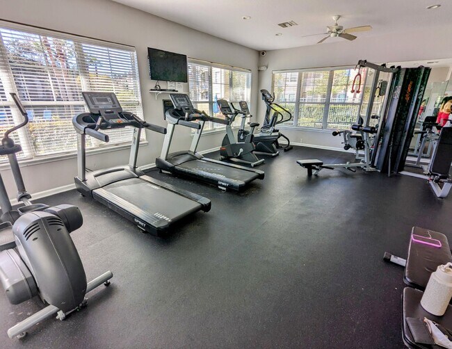 Building Photo - Luxurious 3 Bed, 2.5 Bath Condo with Prime...