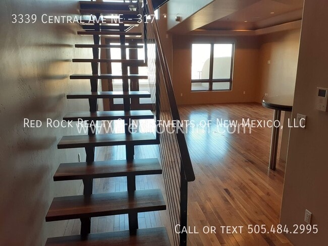 Building Photo - Amazing Condo in The Place at Nob Hill!