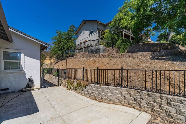 Building Photo - Copperopolis 3 Bd. / 2 Ba. Lake Access Fur...