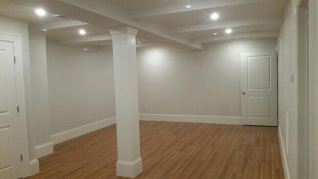 Foto del edificio - 3bed 4bath in Newton available in 9/1