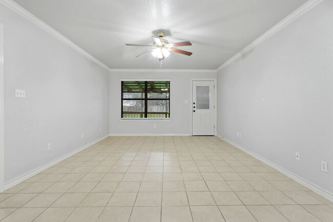 Foto del edificio - 6811 John Marshall St