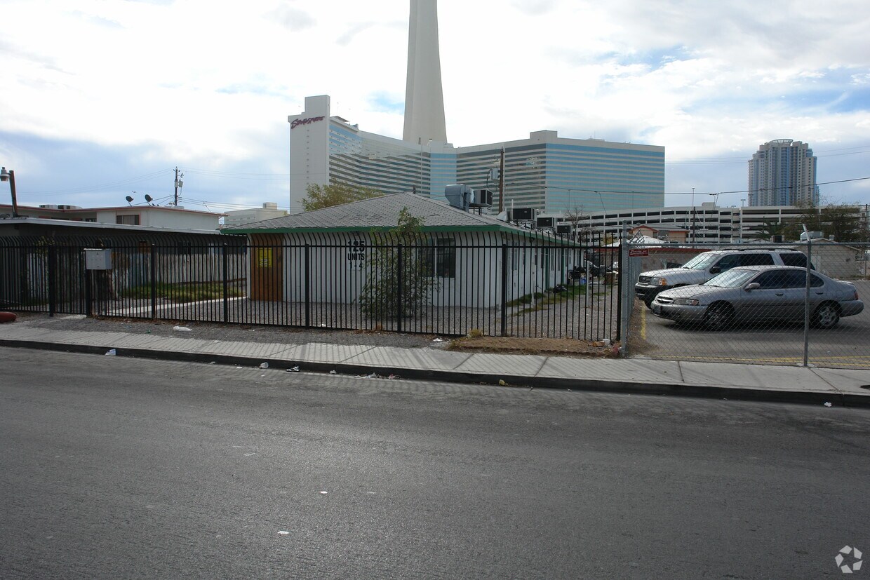 Foto del edificio - 125 W New York Ave