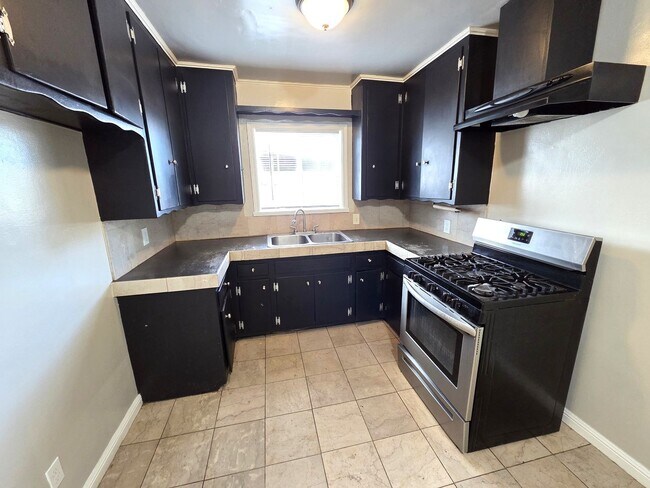 Foto del edificio - 4 Bedroom 2 Bath Home