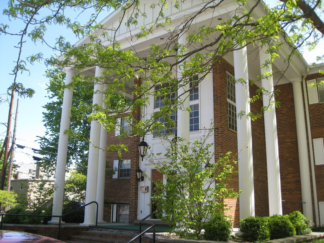 Building Photo - Colony House