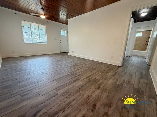 Foto del edificio - Great 4 Bedroom Home with Water View in Downtown Fort Walton Beach!