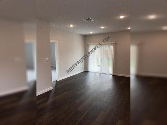 Foto del edificio - 10810 Arbol Lndg