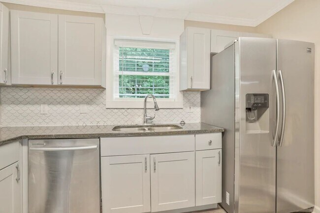 Building Photo - 4004 Melvin Dr SW