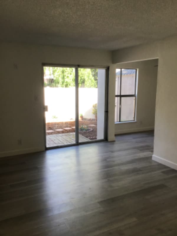 Building Photo - 2033 Sierra Rd