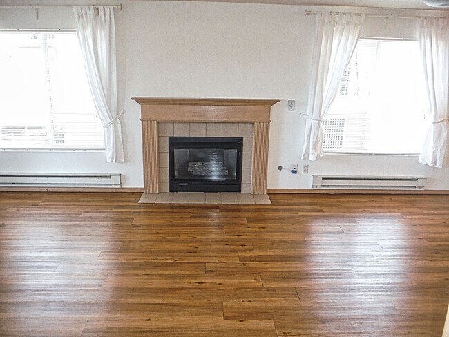 Building Photo - 6015 California Ave SW