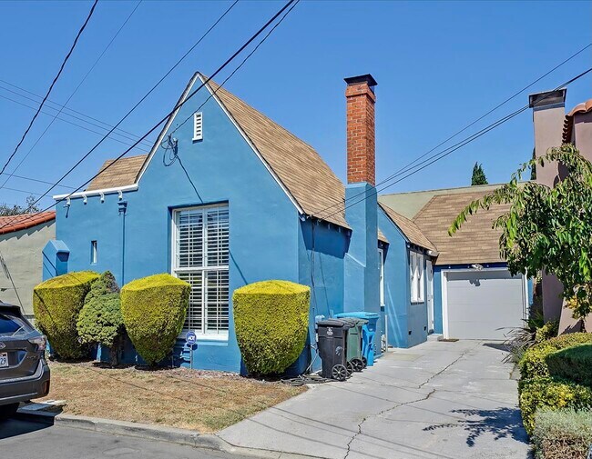 Building Photo - 3 Winchester Pl