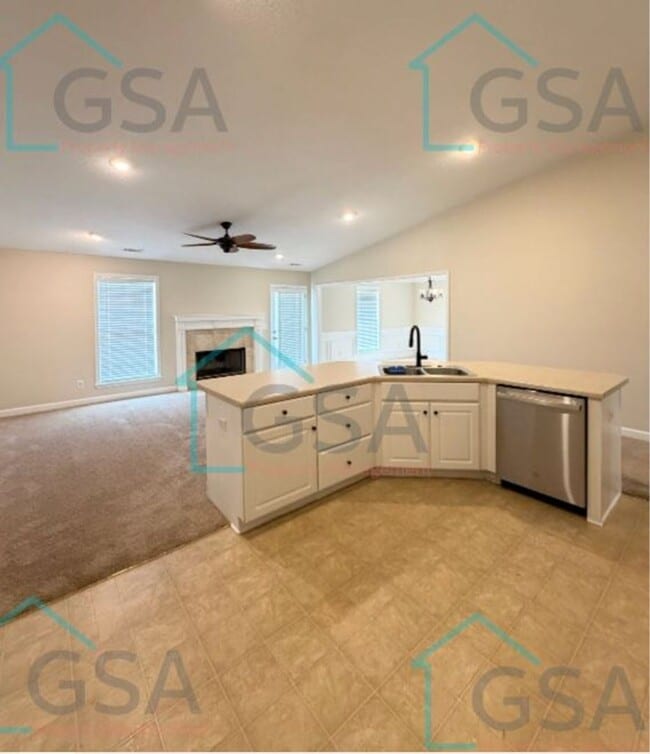 Foto del edificio - 225 Laurel Trace Cir