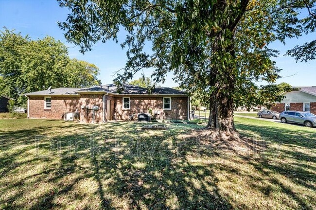 Building Photo - 203 Hunter Dr