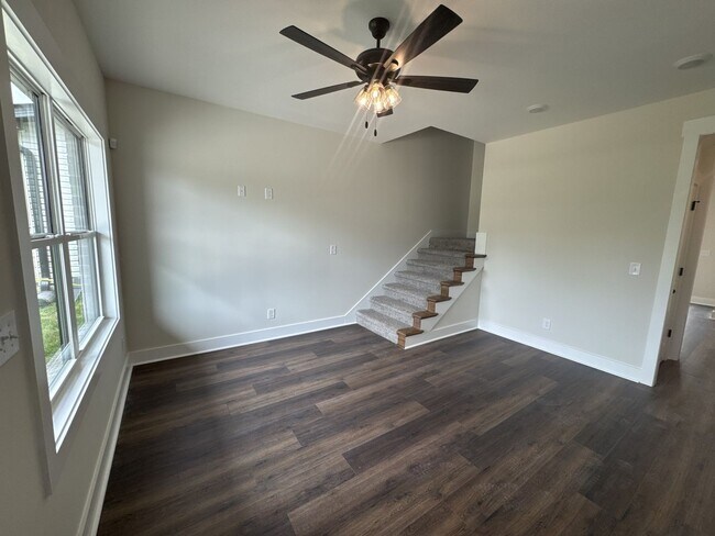 Foto del edificio - 4 Bedroom Pet Friendly Home For Rent Near ...