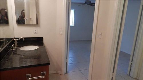 Foto del edificio - 3358 Pinewalk Dr N