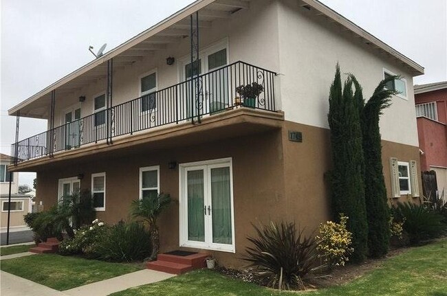 Building Photo - 1745 Orizaba Ave
