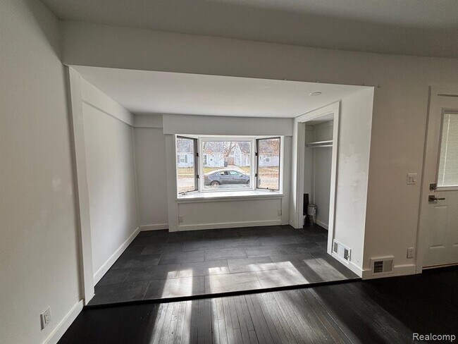 Foto del edificio - 2145 Browning St