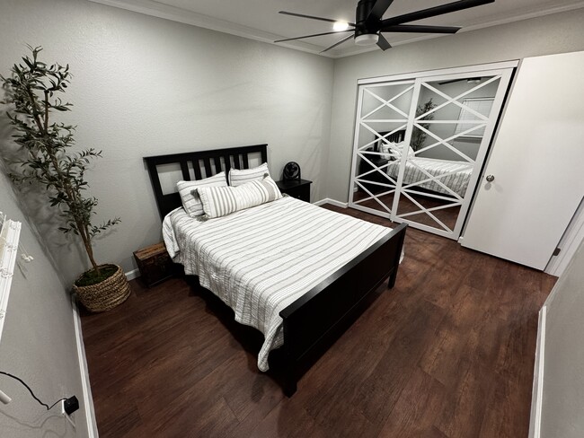 Building Photo - 414 Sunburst Dr