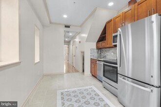 Building Photo - 2528 E Allegheny Ave