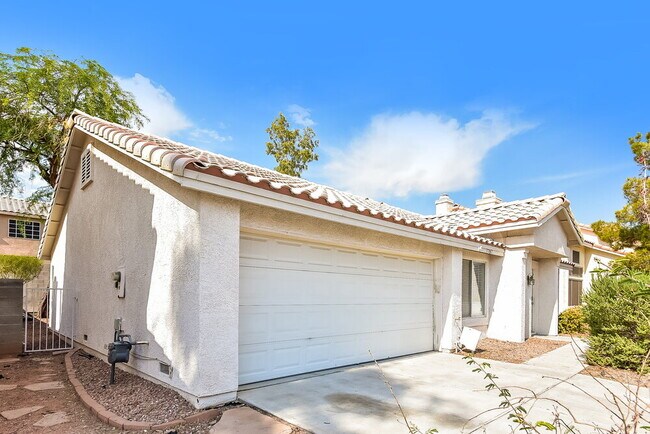 Building Photo - 1707 Black Hills Way