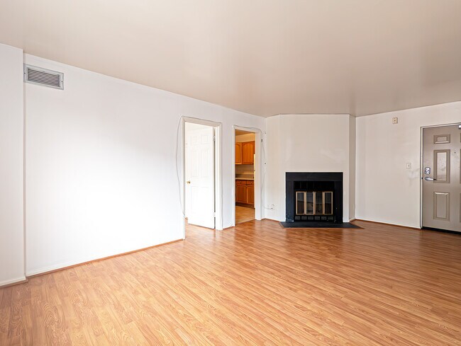 Foto del edificio - 4330 Hartwick Rd