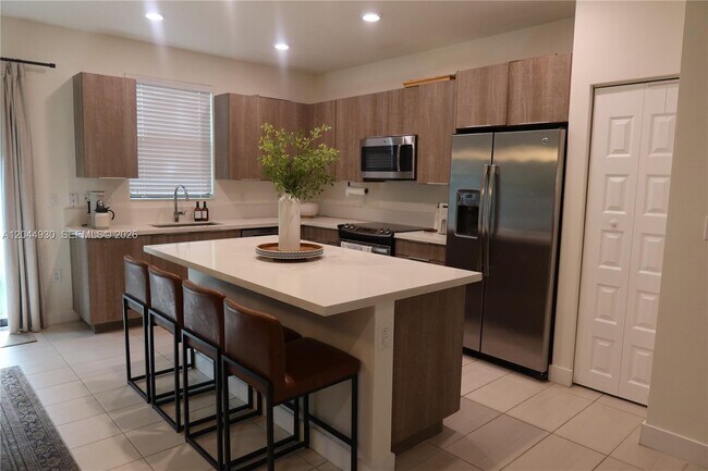 Foto del edificio - 10467 NW 82nd St