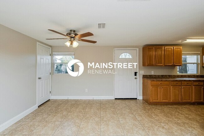 Foto del edificio - 3 Bedroom Pet-Friendly Home in WINTER HAVEN, FL with Main Street Renewal