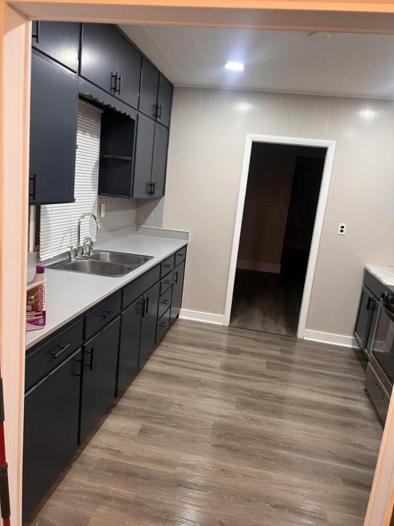 Building Photo - 18214 Oak St