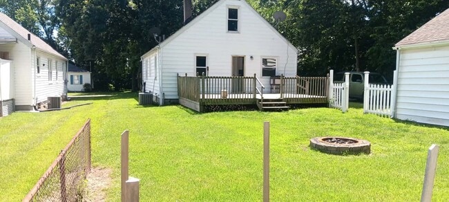 Photo - 12 North St (Trenton, OH) House