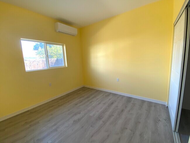 Building Photo - 1838 S Olive Ave