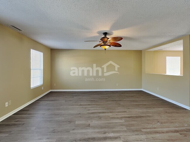 Foto del edificio - 990 Brookhaven Dr