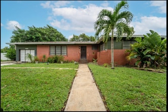 Building Photo - 1537 39th St