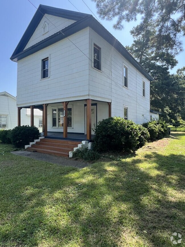 Building Photo - 204 N 1st St