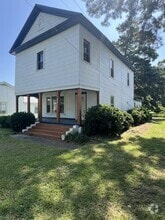Building Photo - 204 N 1st St