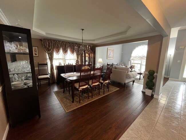 Building Photo - 1036 Meadow Dr