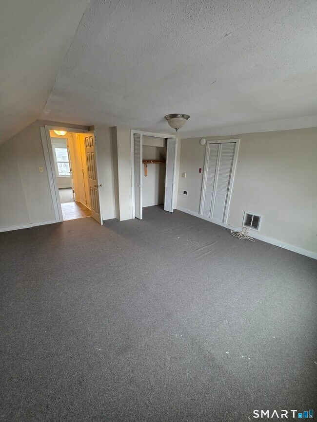 Foto del edificio - 49 Springdale Ave