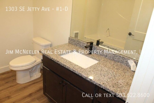 Building Photo - Lower level 2 bed/ 1 bath with 1 Assigned ...