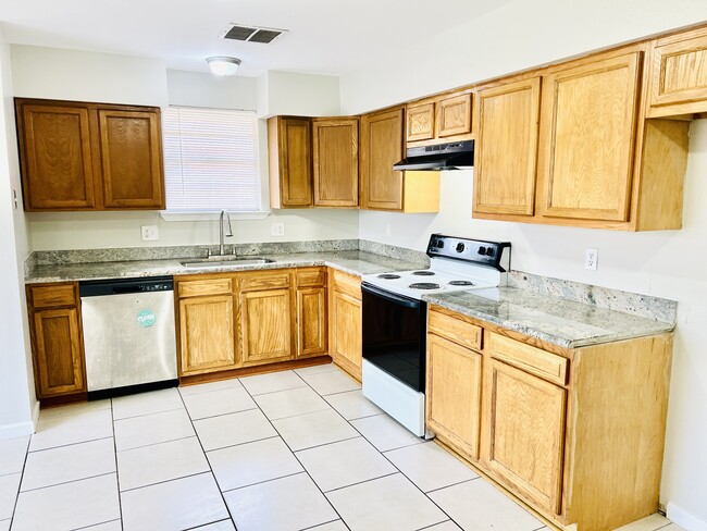 Kitchen - 2624 Huntsville St
