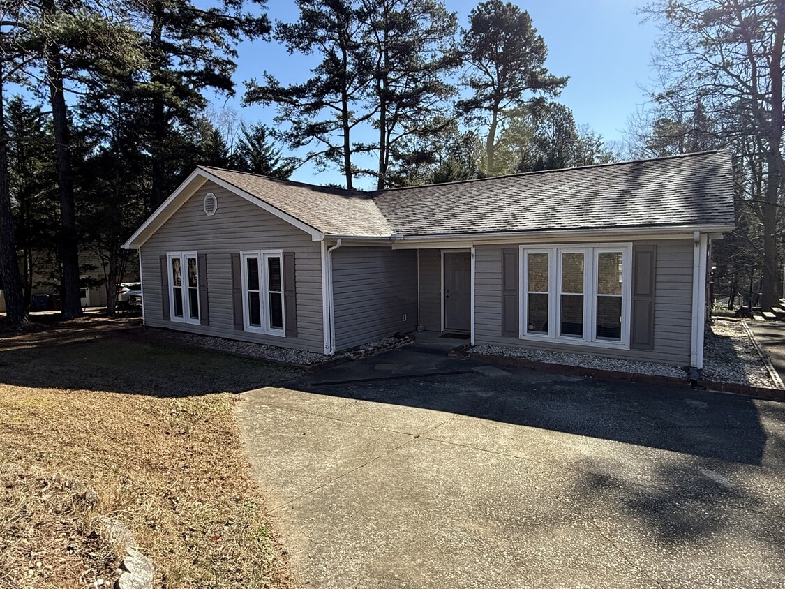 Photo - 5664 Buckhorn Rd (Lewisville, NC)
