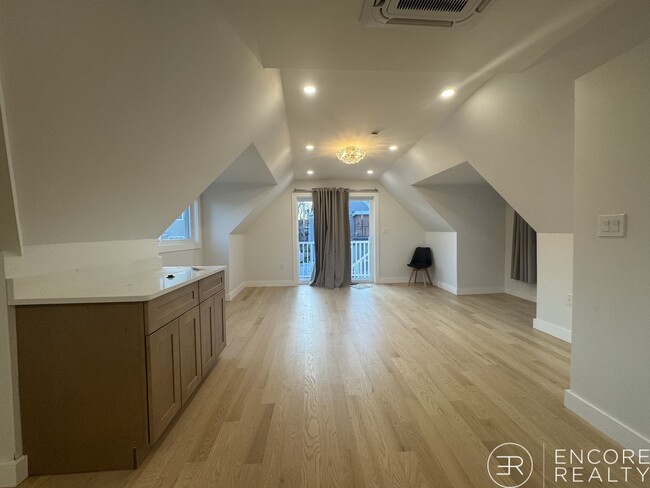 Building Photo - 12 Sewall Ave