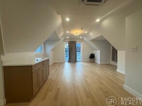 Building Photo - 12 Sewall Ave