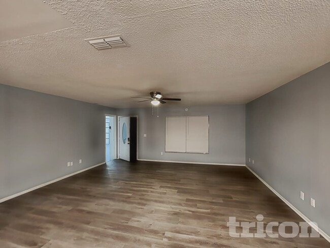 Foto del edificio - 1913 Hudson Ct