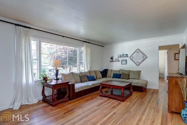 Building Photo - 496 Overbrook Dr NW