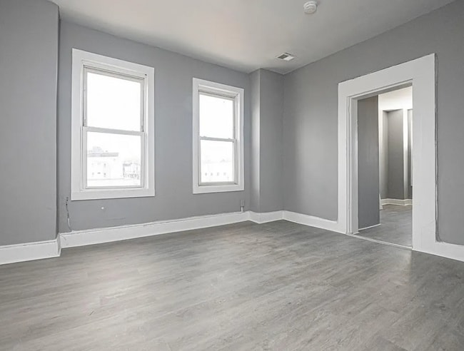 Building Photo - 156 Hawthorne Ave