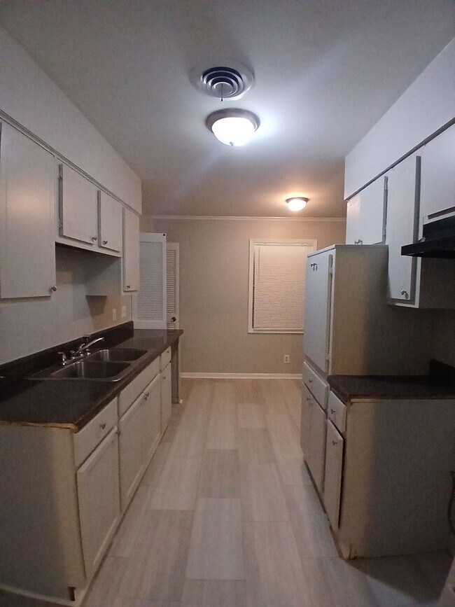 Building Photo - Charming 3-Bedroom Home in Desirable Ralei...